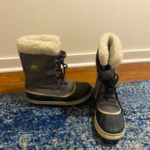 Sorel Women Carnival Boots
